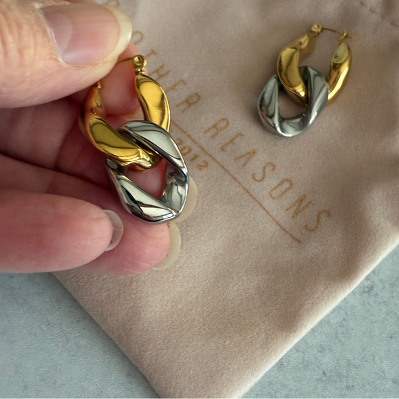 8 Other Reasons Link Up Earring Two Tone Chain Link Pierced - Picture 3 of 4